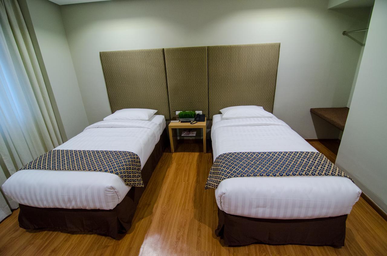 Madison Hotel Phl Iloilo City Exterior foto