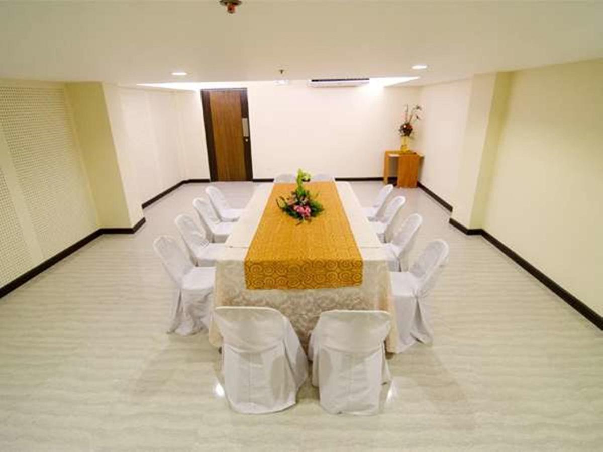 Madison Hotel Phl Iloilo City Exterior foto