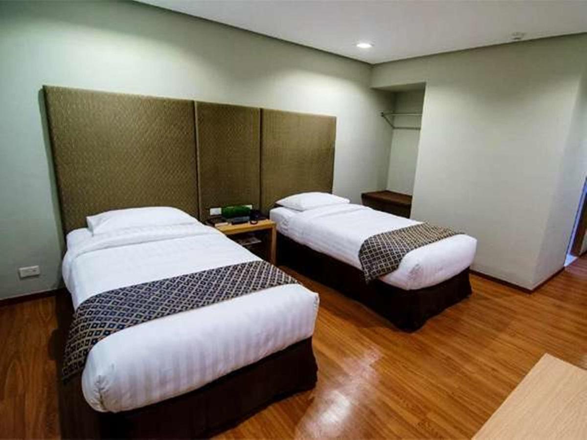 Madison Hotel Phl Iloilo City Exterior foto