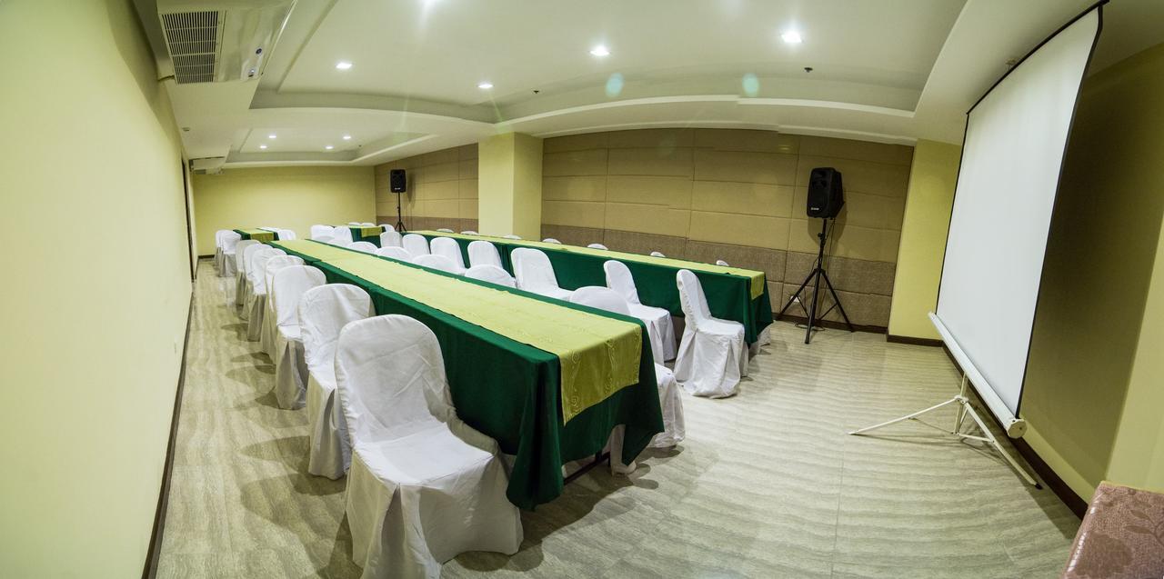 Madison Hotel Phl Iloilo City Exterior foto